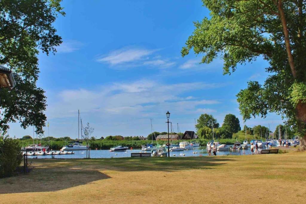 Hideaway For Two On Edge Of New Forest *